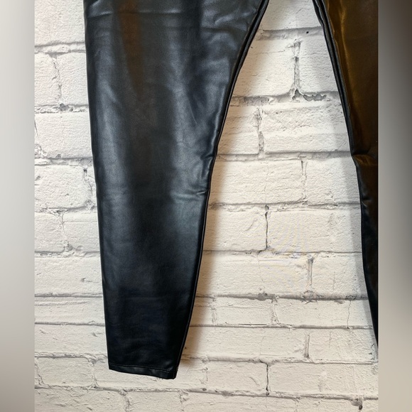 Abercrombie & Fitch Black High Rise Faux Leather Leggings size Medium - Picture 3 of 5